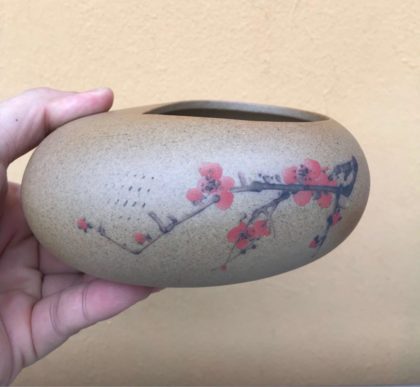 Unique egg-shaped pot